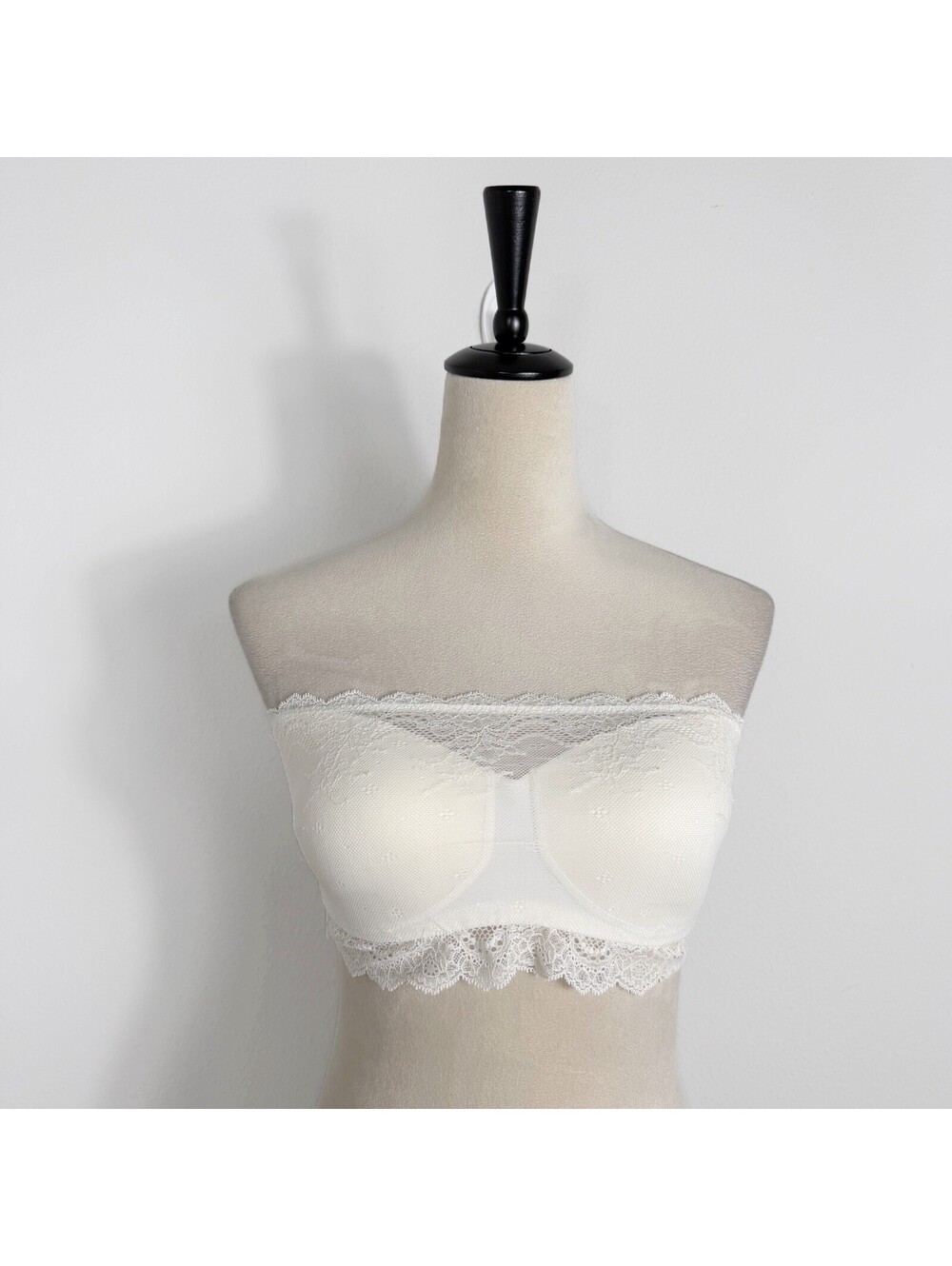 Spanx Undie-Tectable Better Bandeau Bra White Lace 30031R Size Small